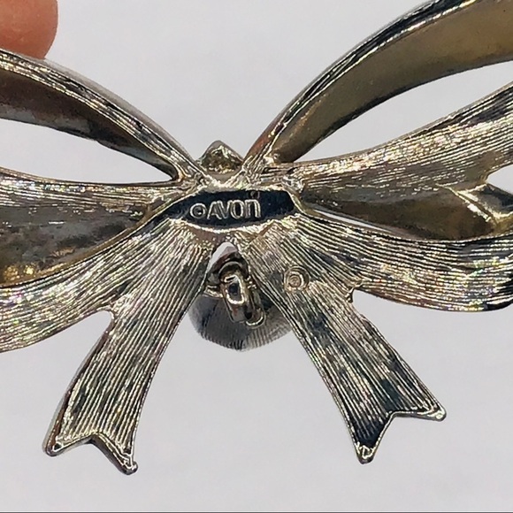 VINTAGE Avon Brooch Birthday Bow Faux Ruby Birthstone Silver Tone Rhin… - Picture 4 of 7